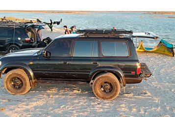 kite trips Colombia Land Cruiser on the beach