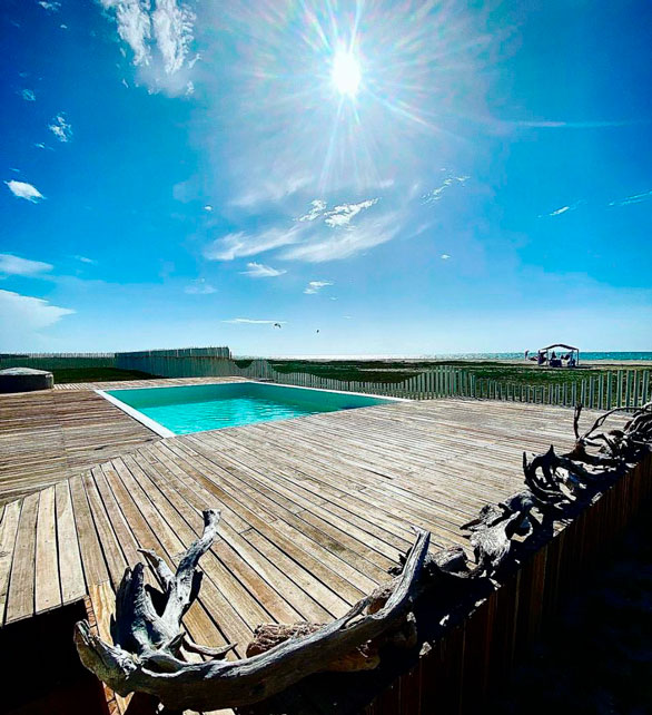 Pool in hotel in la Guajira during kite trips Colombia