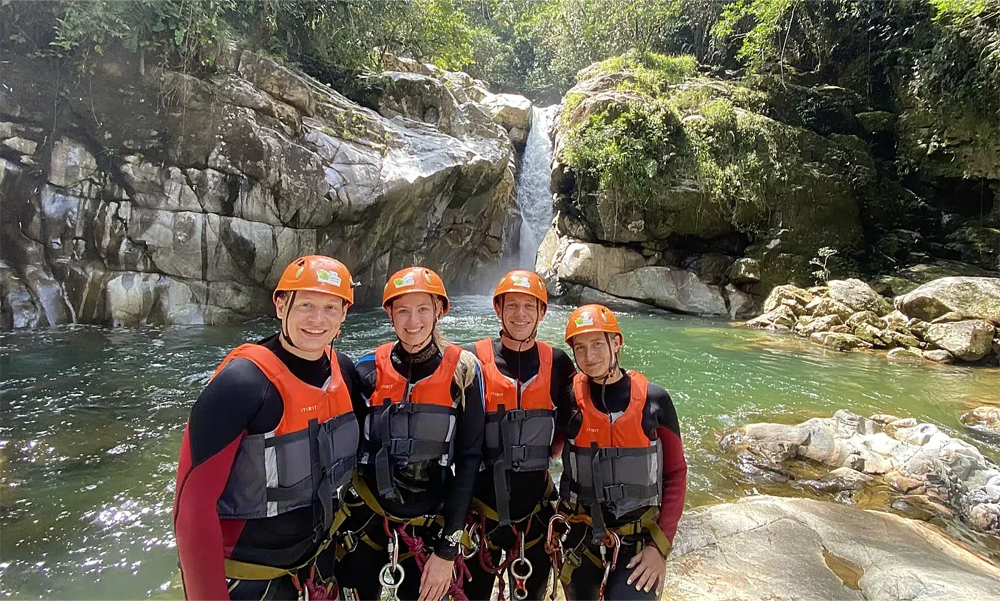 Family canyoning Medellin