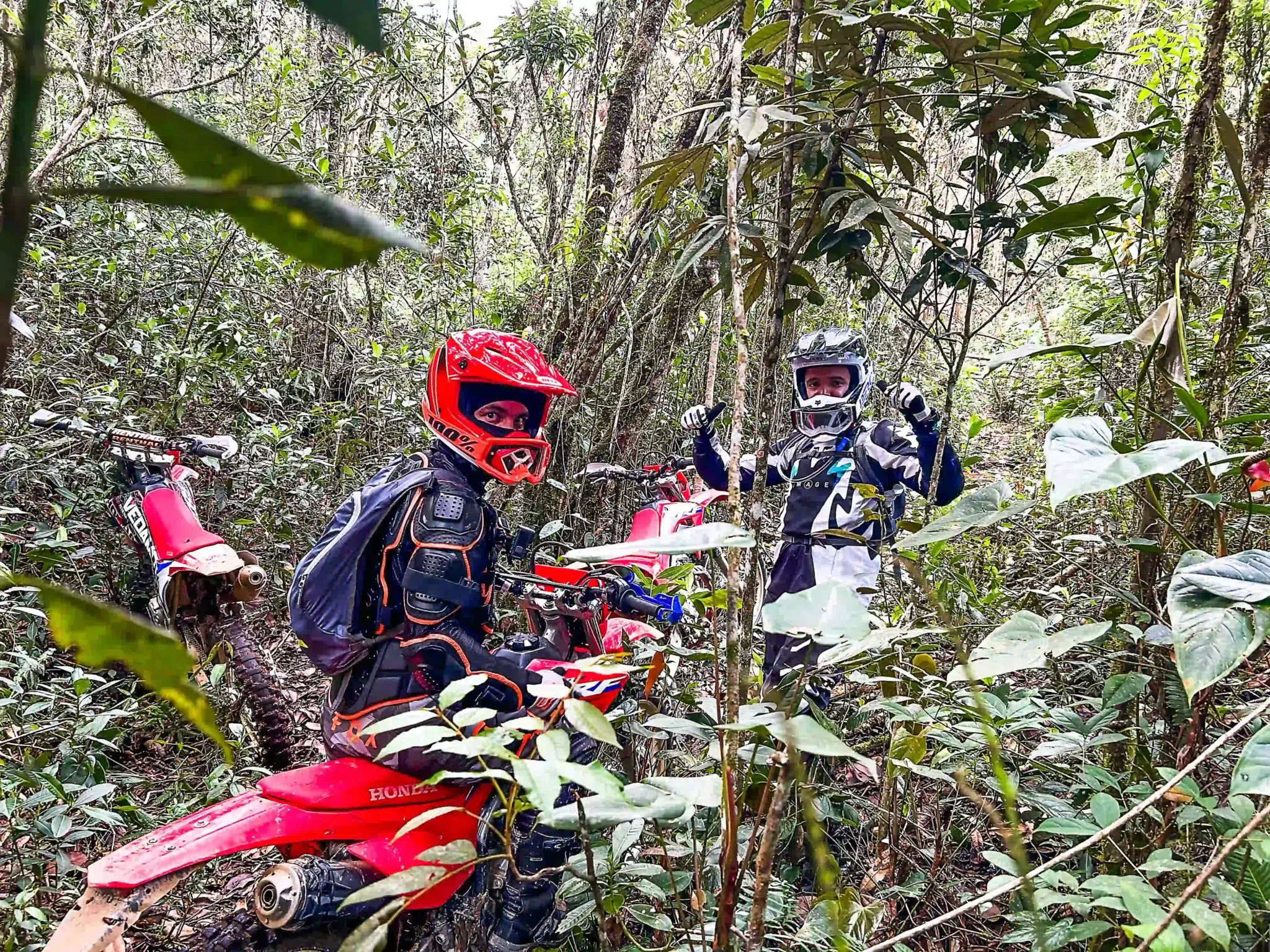 bikes riding down the forgotten road tour, Colombia